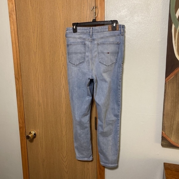 Tommy Jeans Size 10 Light Wash High-Rise Skinny Leg Ankle Jeans w/26.5" Inseam - Picture 2 of 4